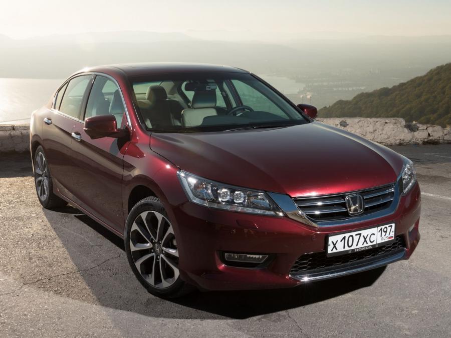  Honda Accord V6 Sedan 2013 года  (CIS) (фото 10 из 16)